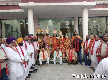 ਸੂਰਜ ਵੰਸੀ ਝੰਡੇ ਦੀ ਰਸਮ ਦੇ ਨਾਲ ਹੋਈ ਰਾਮਲੀਲਾ ਦੀ ਸ਼ੁਰੂਆਤ