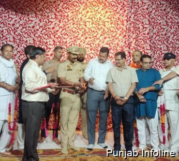 एस एच ओ अमनदीप नाहर जी कपूरथला ने किया रामलीला का उद्घाटन