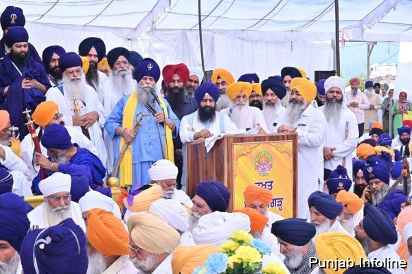 ਤਖ਼ਤ ਸ੍ਰੀ ਕੇਸਗੜ੍ਹ ਸਾਹਿਬ ’ਤੇ ਗਿਆਨੀ ਕੁਲਦੀਪ ਸਿੰਘ ਗੜਗੱਜ ਦਾ ਵਿਸ਼ੇਸ਼ ਸਨਮਾਨ