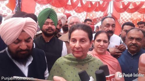कैप्टन अमरिंदर सिंह द्वारा किये जा रहे विकास कार्य बर्दाश्त नहीं हो रहे---परनीत कौर